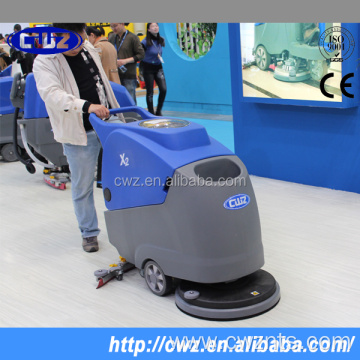 Automatic gym floor cleaning scrubbing machine